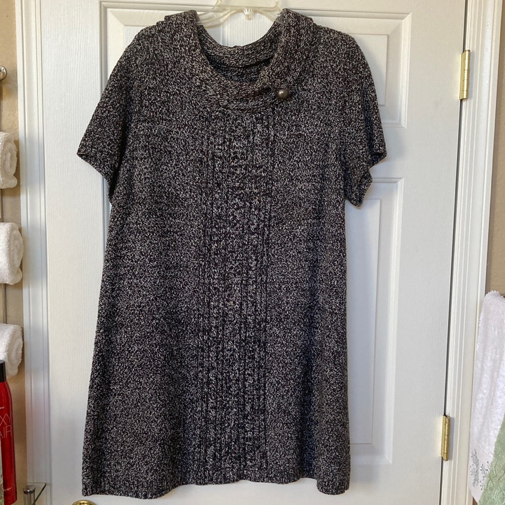 Knitted Black and White Sweater Dress with Short-sleeves. Never worn